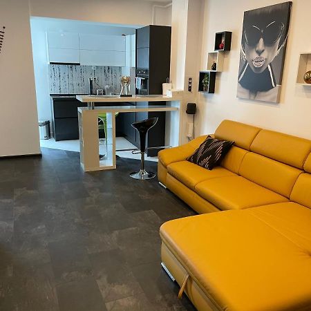 Fancy Westpark 2 Residence Lakeview W7 Boekarest Buitenkant foto