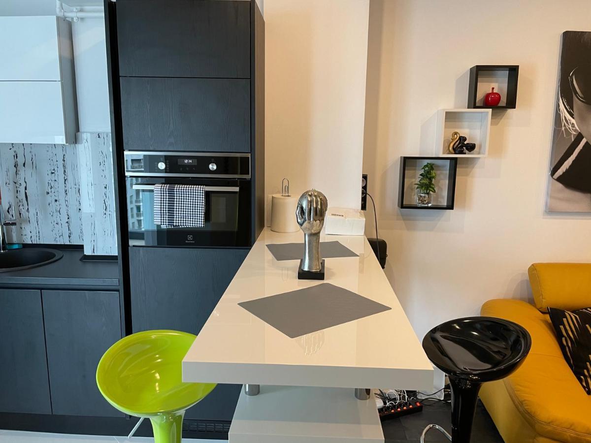 Fancy Westpark 2 Residence Lakeview W7 Boekarest Buitenkant foto