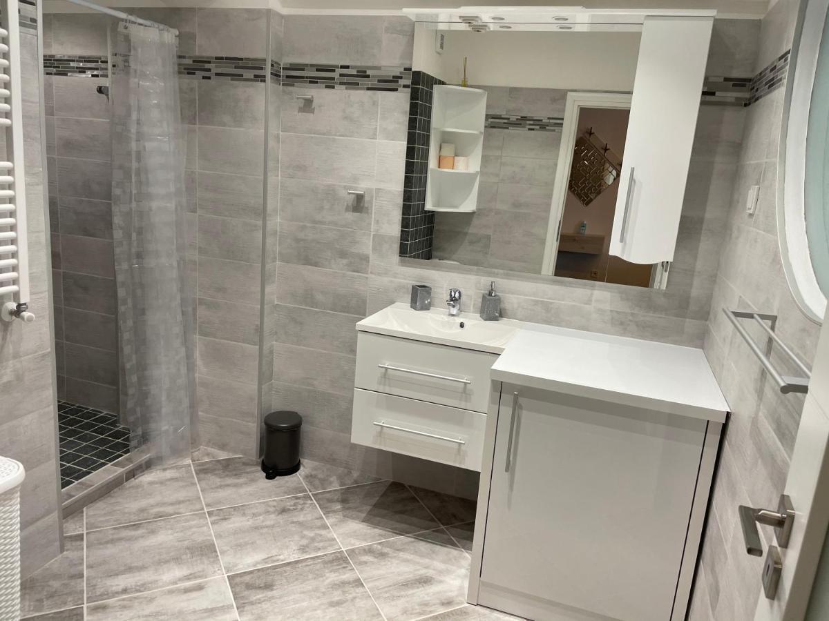 Fancy Westpark 2 Residence Lakeview W7 Boekarest Buitenkant foto