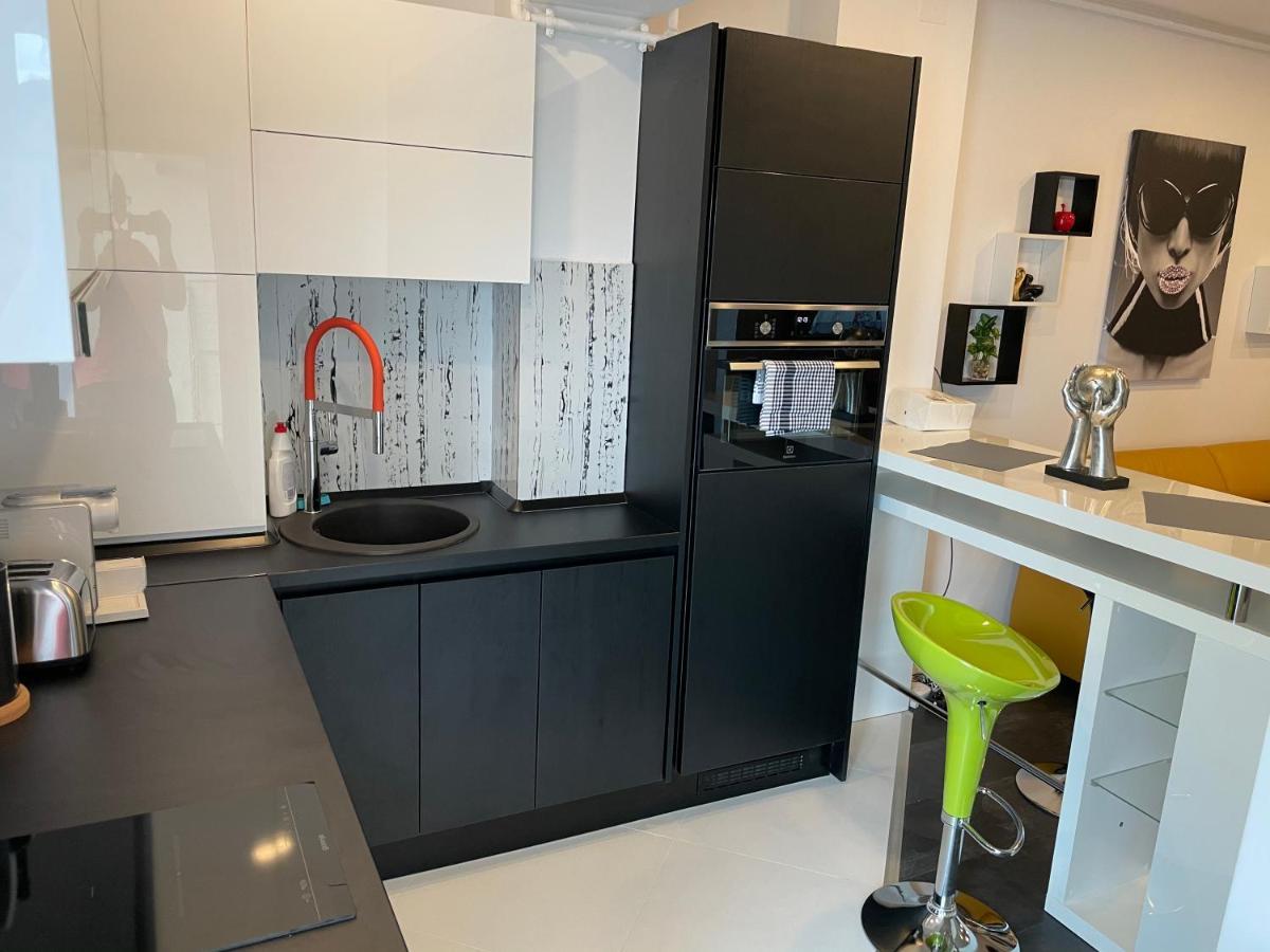 Fancy Westpark 2 Residence Lakeview W7 Boekarest Buitenkant foto