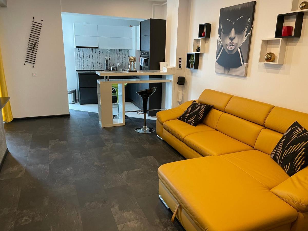 Fancy Westpark 2 Residence Lakeview W7 Boekarest Buitenkant foto